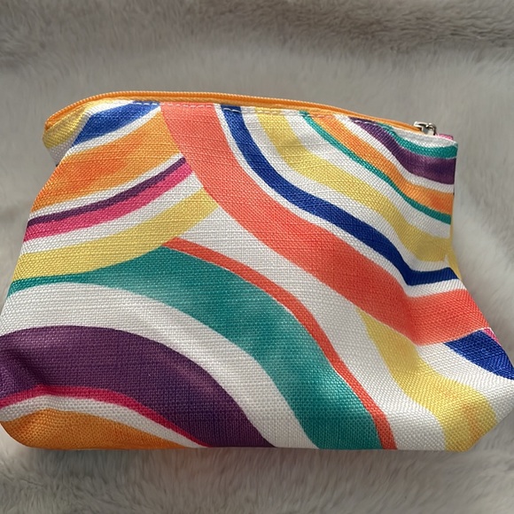 Clinique Gift Set - Picture 11 of 13